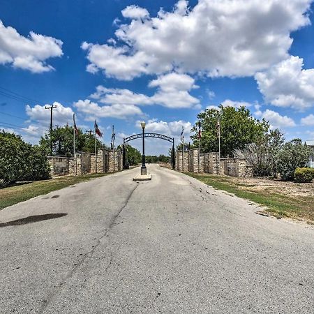 Luxury San Antonio Retreat 110-Acre Private Ranch Βίλα Εξωτερικό φωτογραφία